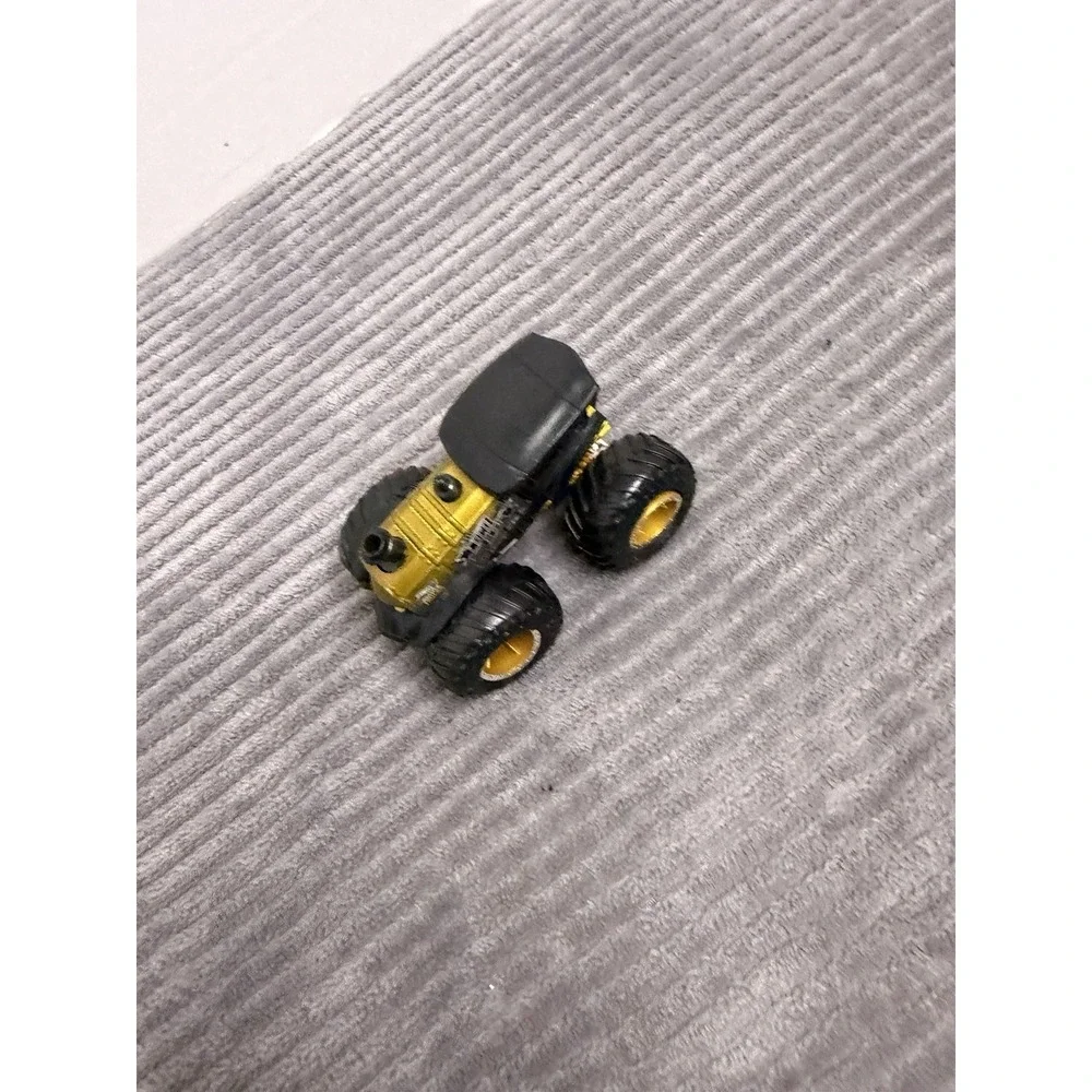Hot Wheels Monster Truck LOCO PUNK Steam Engine  1:64 Diecast Black & Gold